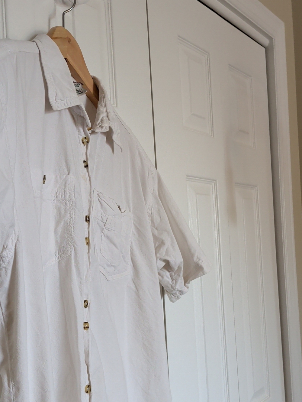 VTG Y2K Cotton White Button-Down Shirt. Oversized Size Large.